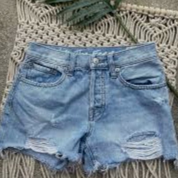 We The Free Distressed Denim Shorts Size 25 Button Fly High Waisted Vintage Wash - Picture 1 of 5